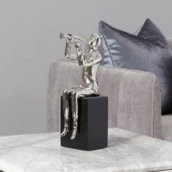 Horn 1 Player Plinth