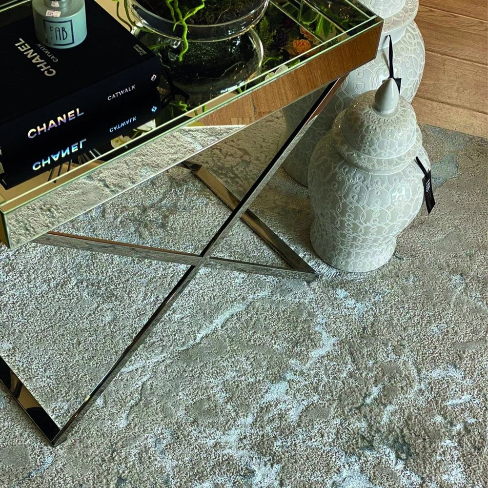 Large White Patterned Ginger Jar - Image 5