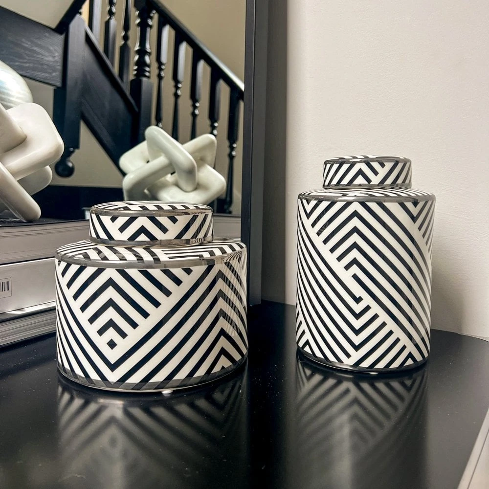 Round Black & White Patterned Ginger Jar - Small - Image 4