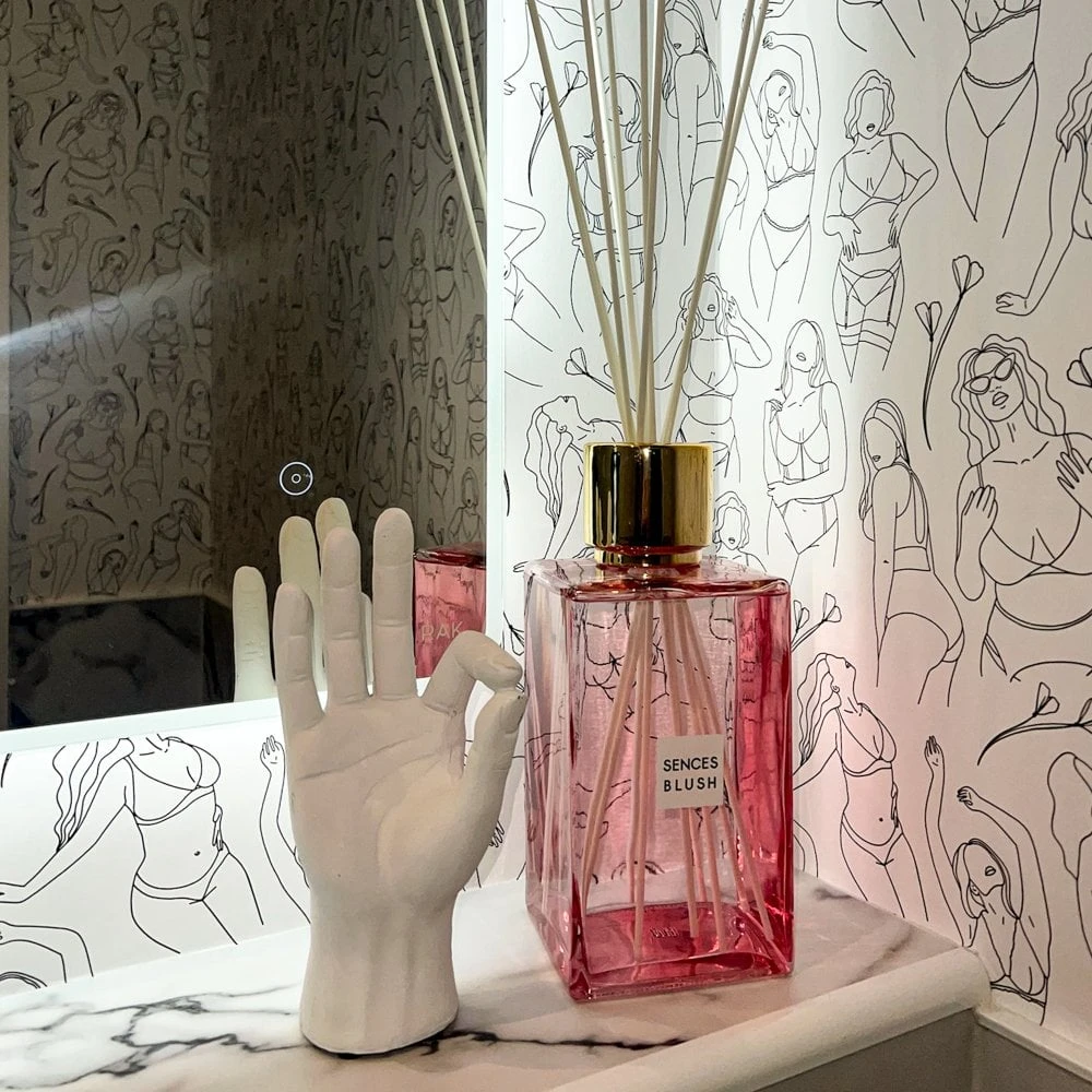 White Resin 'OK' Hand Ornament - Image 4